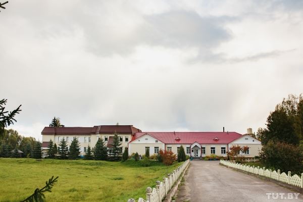 Я живу в Холомерье. Сельский врач построил деревенскую больничку — и она зарабатывает сотни тысяч долларов