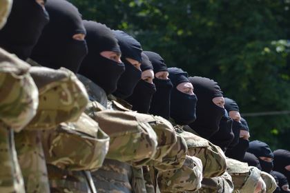 <br />
Украинские националисты отказались покидать зону разведения войск в Донбассе<br />
